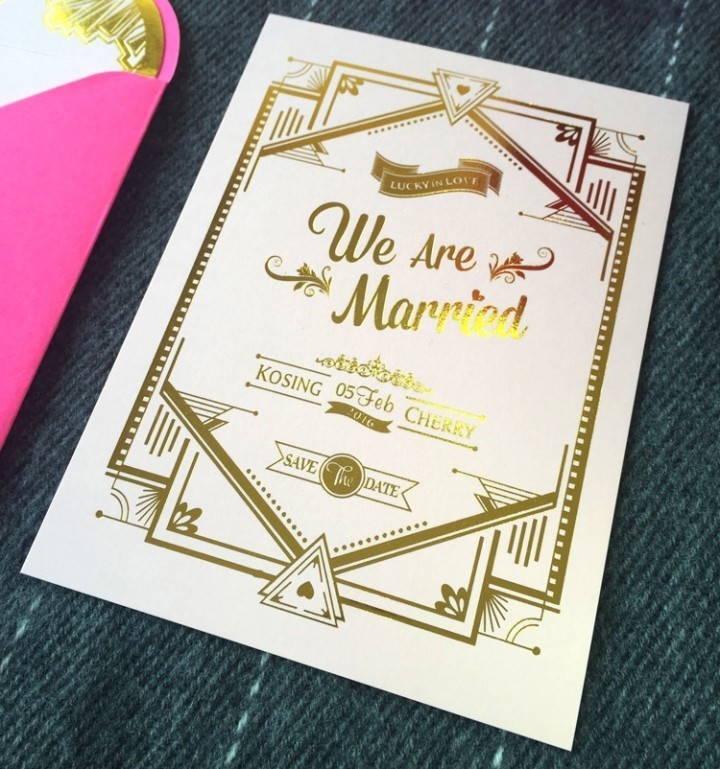 这张婚礼请柬有“毒”，还不速来围观！