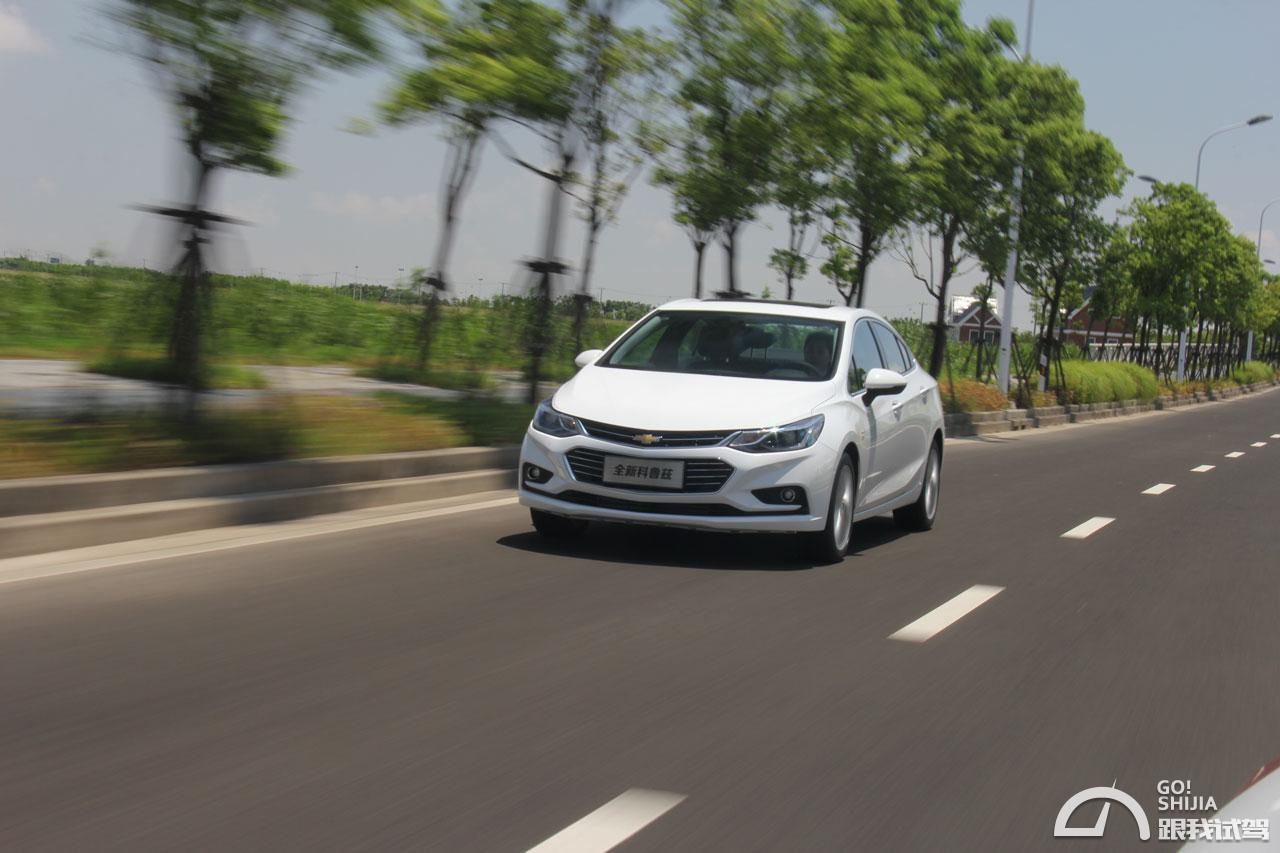 试驾19科鲁兹,雪佛兰科鲁兹2015款经典试驾视频