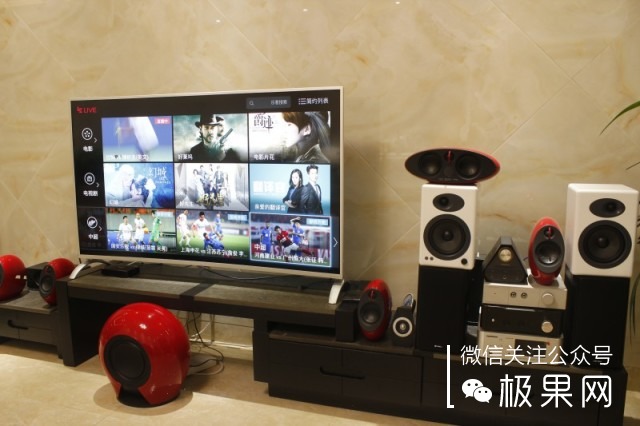 觉得电视没必要？看了这台4K曲屏电视你还会这么想吗？