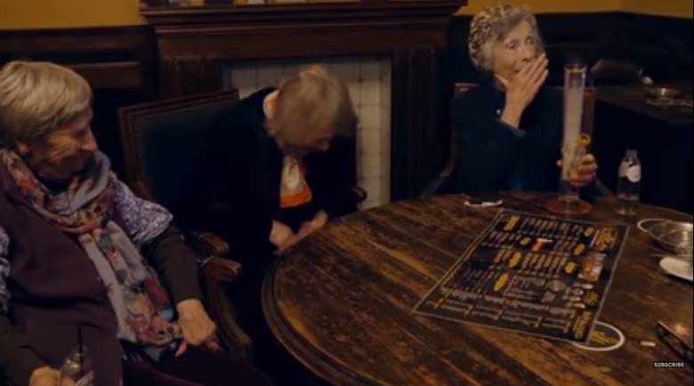 爷爷奶奶的摩登世界漫游指南：英国老人家都这么潮！