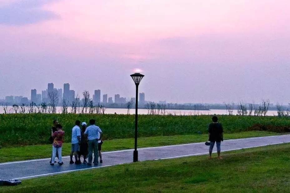 这么热的天大家都去哪玩,这么热的天大家都在干什么