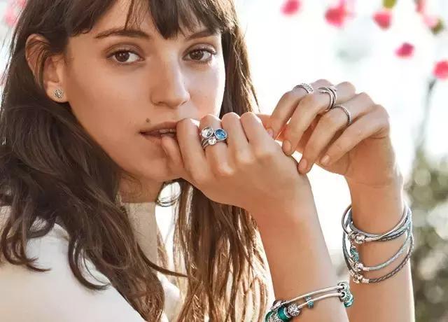 深挖寺库42件美好单品,我知道你想有点酷,但又怕太出格!