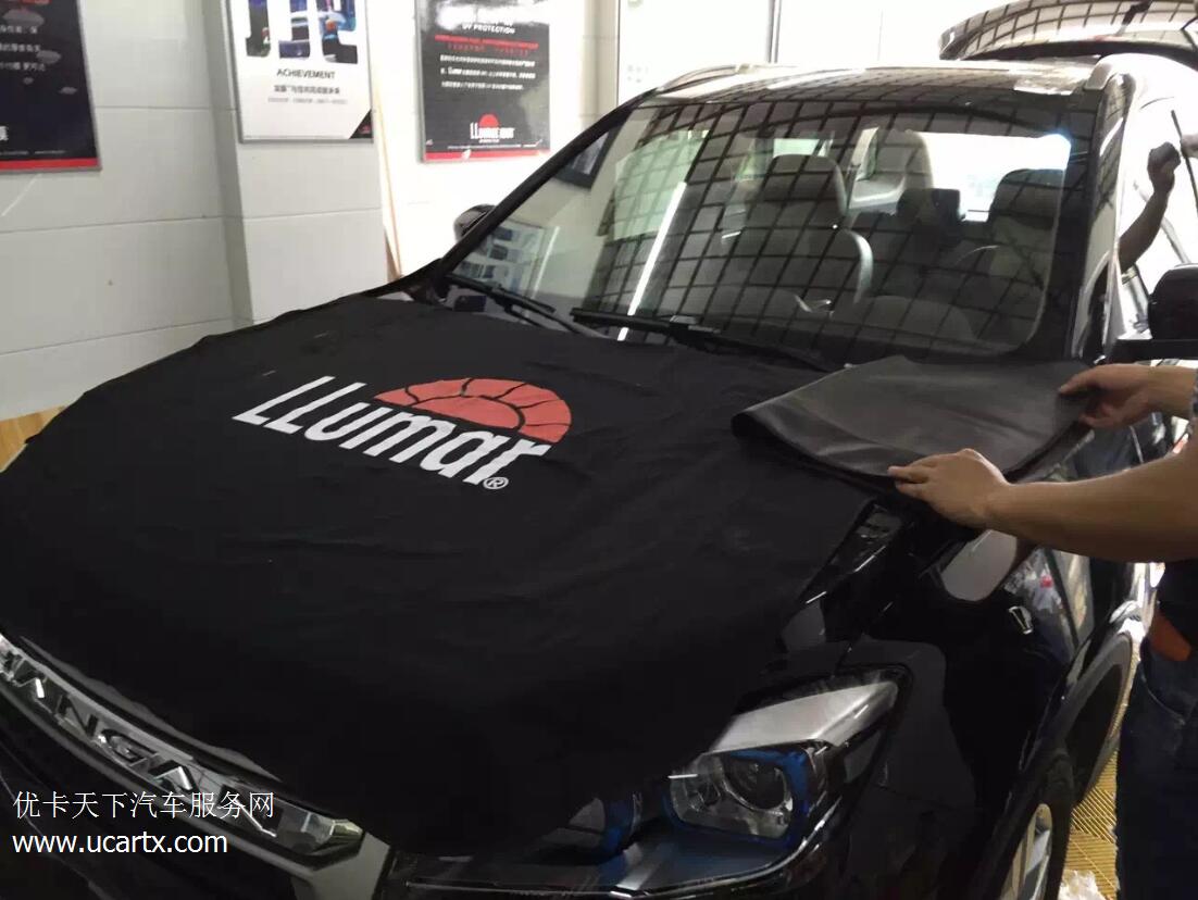 汽车玻璃贴膜到底是空吹噱头还是真的有效果？看了你就明白！