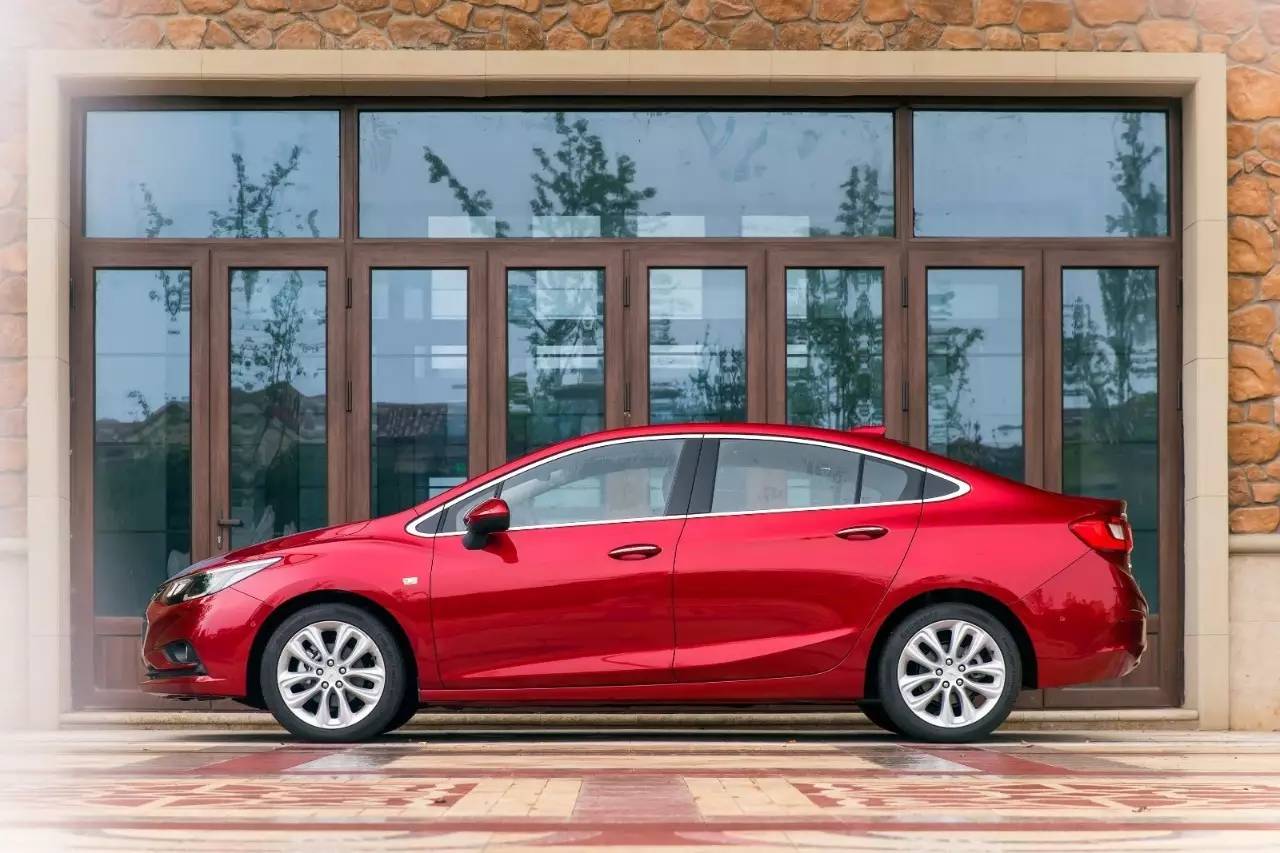 雪佛兰新款科鲁兹试驾评测,雪佛兰科鲁兹1.4t油耗17年上牌