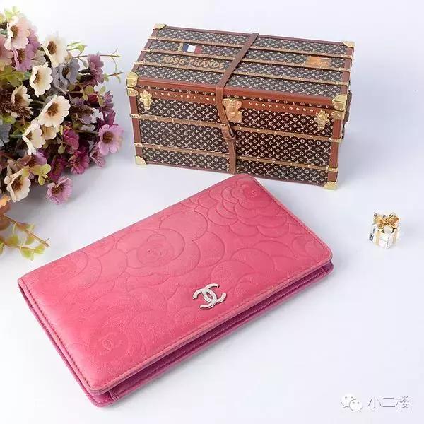 钱包要选什么样的才好,什么牌子的钱包好看适合女孩子