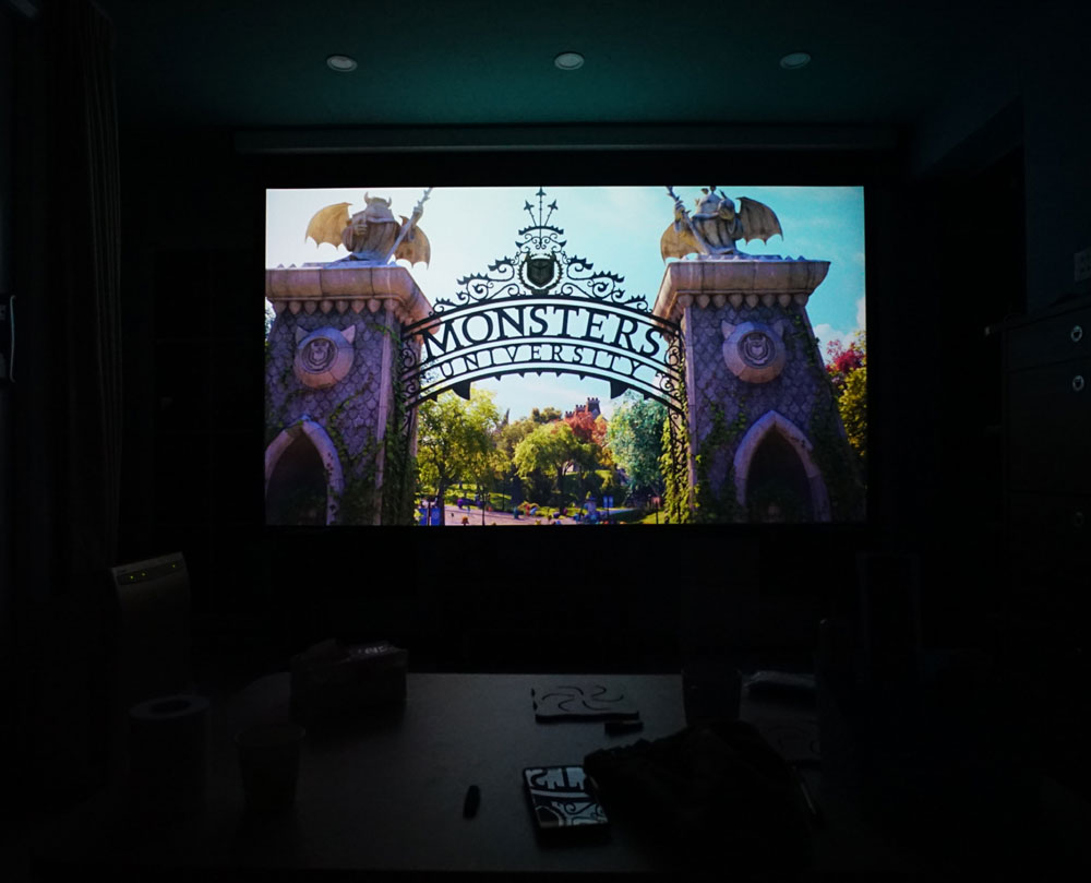 入墙式家庭影院装修详细攻略,小户型客厅怎么做家庭影院