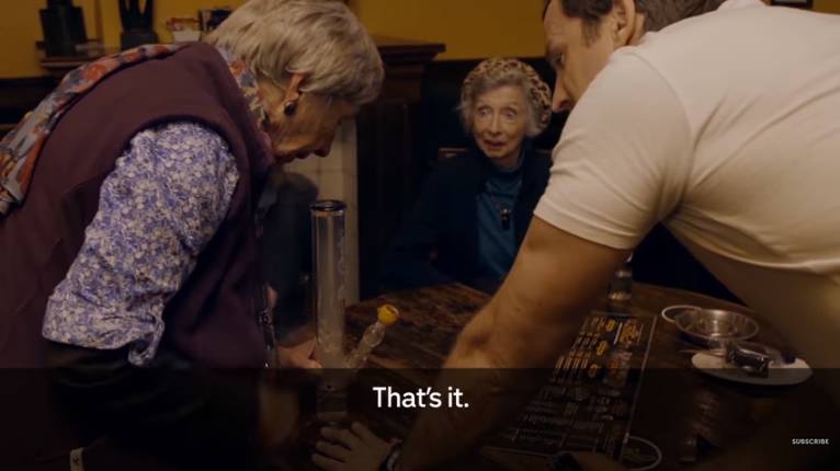 爷爷奶奶的摩登世界漫游指南：英国老人家都这么潮！