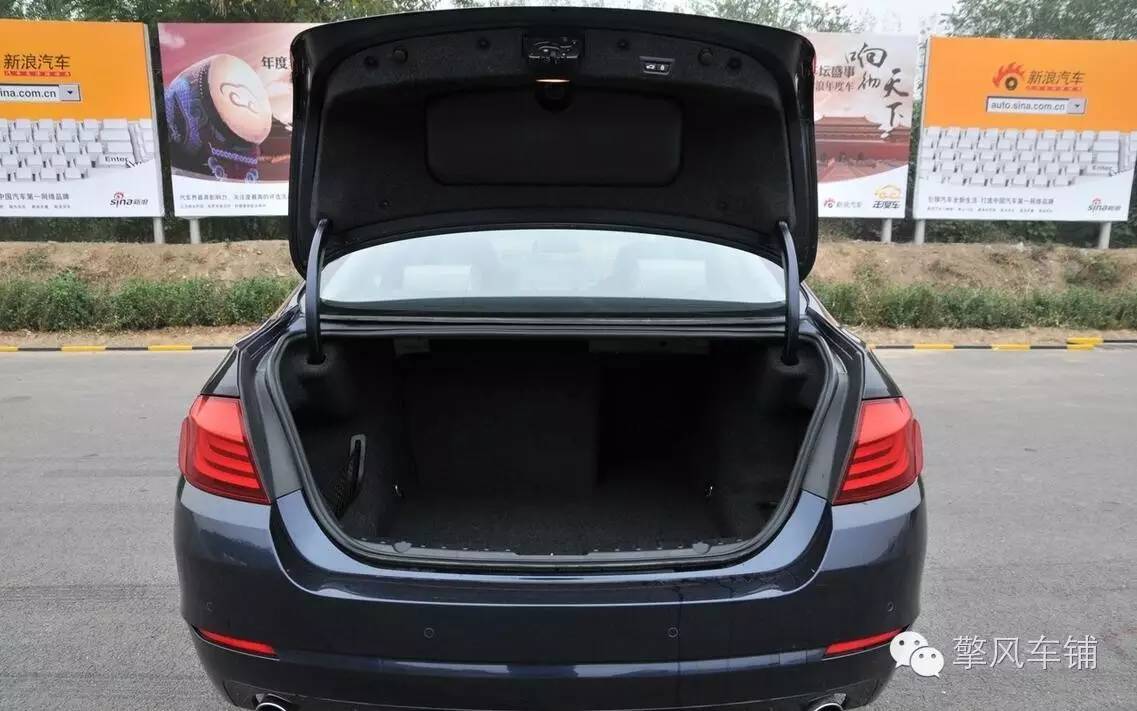 钥匙忘车里砸哪个玻璃,把车钥匙锁车里只能砸玻璃怎么办