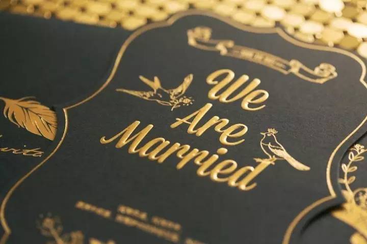 这张婚礼请柬有“毒”，还不速来围观！