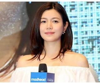 陈妍希挺孕肚现身图,陈妍希挺孕肚现身机场