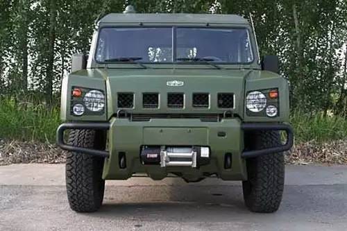 退伍老兵敬礼军车鸣笛感动想哭,中国军队老军车