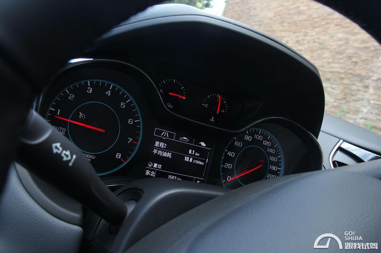 试驾19科鲁兹,雪佛兰科鲁兹2015款经典试驾视频