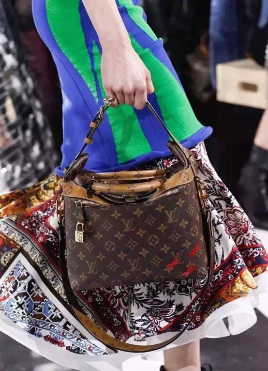 lv最新款脑洞也太大了吧,lv新款比之前多了两条线