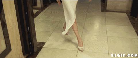 朋友喝醉醒来被恶搞,朋友昏迷恶作剧