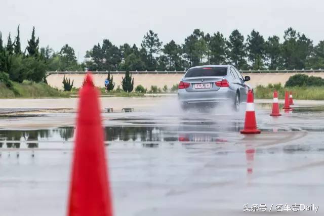 如何挑选一款适合自己的轮胎,夏季轮胎和四季轮胎