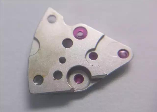 电话手表进水了怎么处理,手表进水修一下后还是正常使用吗