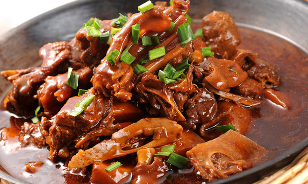 红烧老鹅加工方法,红烧老鹅要不要焯水