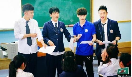 鹿晗重返18岁电影,鹿晗重返17岁唱歌