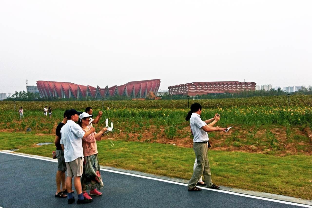 这么热的天大家都去哪玩,这么热的天大家都在干什么