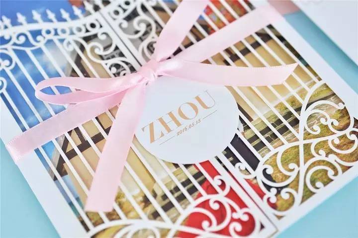 这张婚礼请柬有“毒”，还不速来围观！