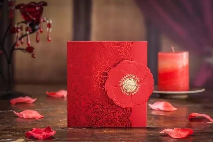 这张婚礼请柬有“毒”，还不速来围观！