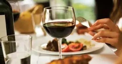 美酒需要时间酝酿,把光阴酝酿成美酒