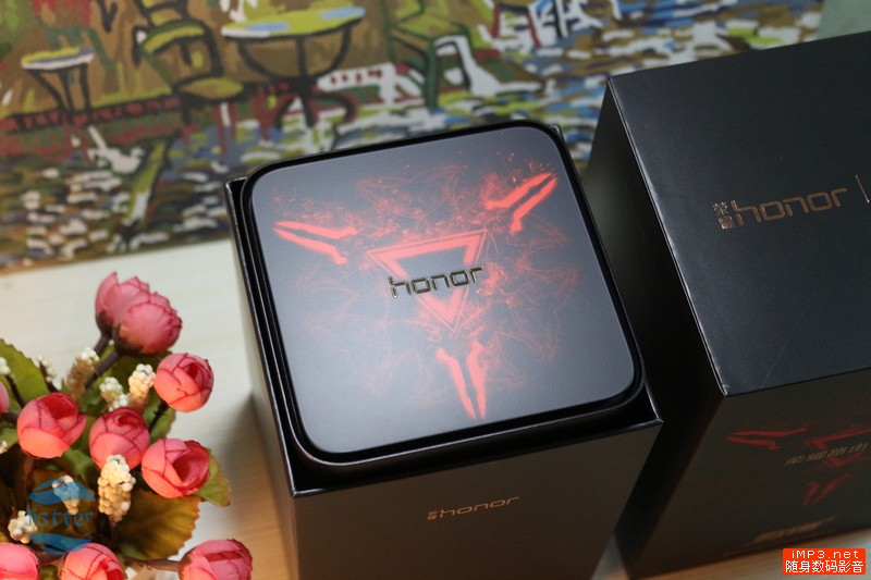 打LOL绝不掉线卡顿!荣耀路由Pro游戏版测评