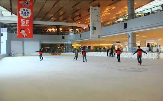 真冰滑冰场避暑胜地,全国四季开放的滑冰场