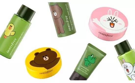 粉饼上面有一个玫瑰,粉饼上面有个兔子