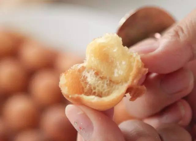 在香港吃到了正宗的港式鸡蛋仔,上海最好吃的鸡蛋仔