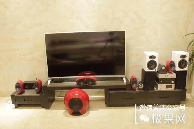 觉得电视没必要？看了这台4K曲屏电视你还会这么想吗？