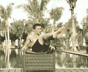 漂亮的马甲线和汗水是分不开的,最完美的人鱼马甲线