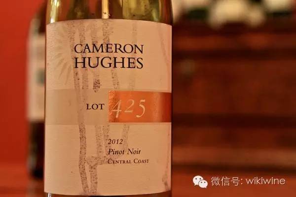 葡萄酒轻微漏液,葡萄酒出现沉淀物还能喝吗