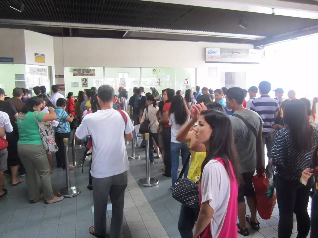 菲律宾马尼拉的贫民窟在哪里,菲律宾脏乱差