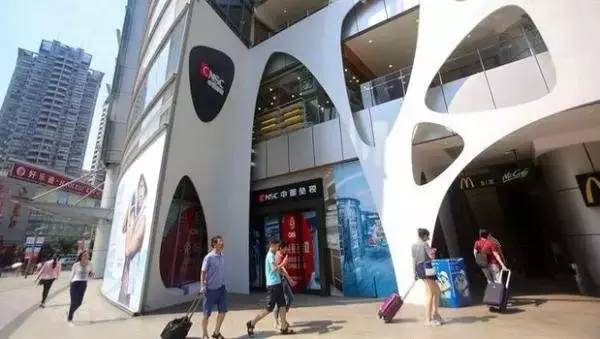 上海比较大的免税店在哪里 (上海最大的免税店在哪)