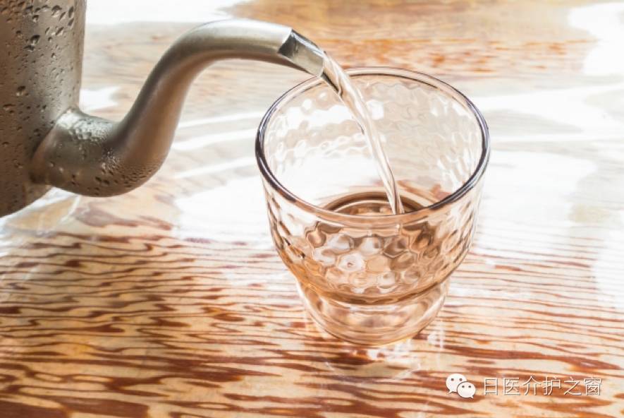 夏天如何预防金毛中暑,老人防中暑的最佳方法