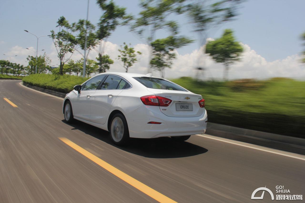 试驾19科鲁兹,雪佛兰科鲁兹2015款经典试驾视频