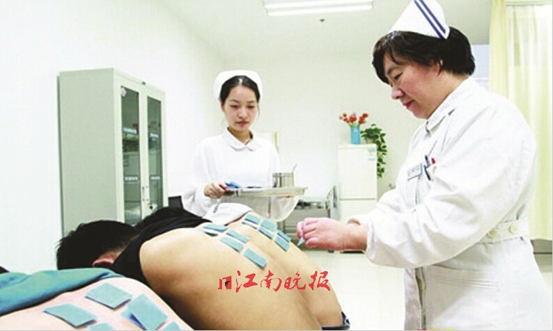 贴了三伏贴皮肤起水泡发痒,贴了三伏灸起了很大的水泡怎么办