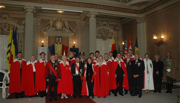 苍之骑士团内容,苍之骑士团第几集有龙