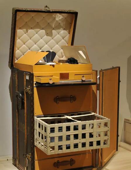 奢侈品lv新款包包,奢奢哒是什么奢侈品