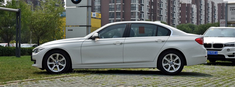 这是羽泉的座驾，宝马328Li性价比好而且安全性能佳
