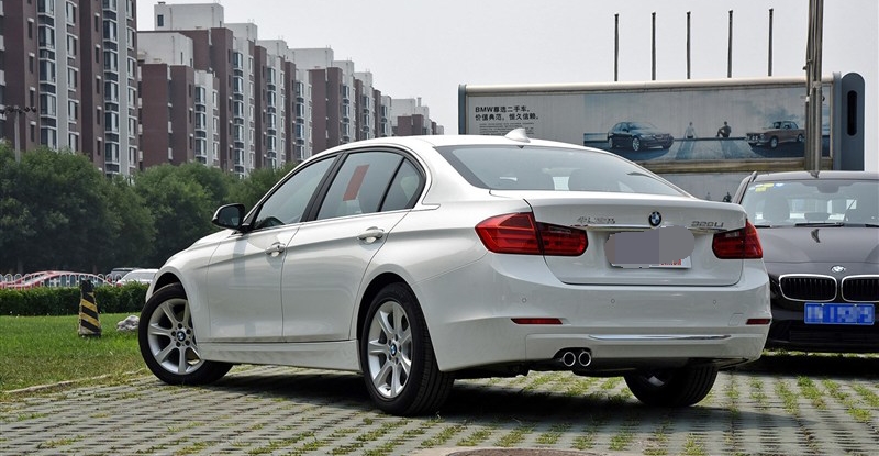 这是羽泉的座驾，宝马328Li性价比好而且安全性能佳