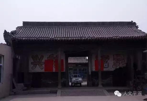 行走在乡野的路上,行走在山野乡间