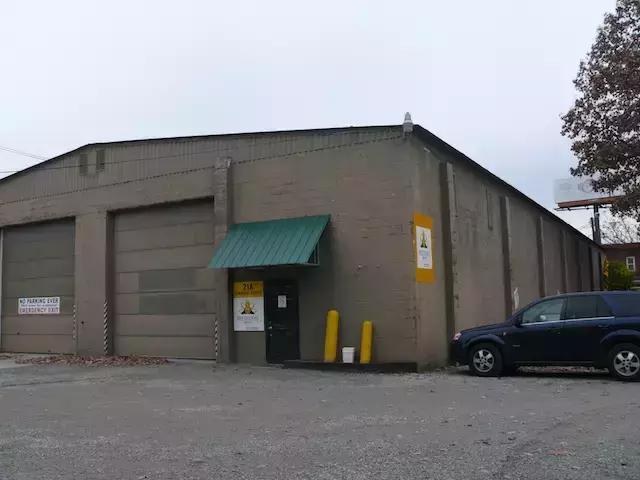 洪荒之力用尽了,来根蟋蟀君做成的能量棒吧!