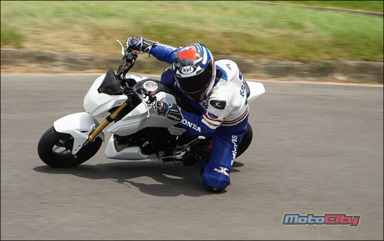 本田hr-v2023款1.5试驾,本田hrv1.5t麋鹿测试