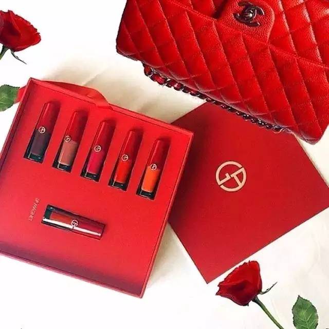 看了2018大牌的秋冬彩妆新品,2018秋冬彩妆必入合集