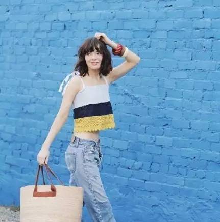 条纹单品怎么穿才好看,条纹时髦上衣怎么搭配好看