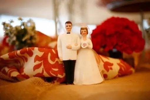 婚姻就是要么忍要么狠要么滚,要么滚要么狠要么忍的句子