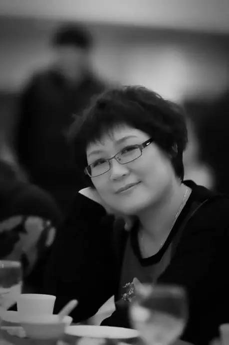 婚姻就是要么忍要么狠要么滚,要么滚要么狠要么忍的句子