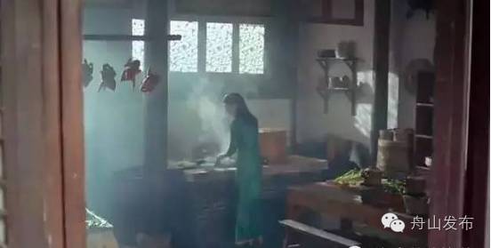 二爷,不哭!来我这吃碗海鲜面!